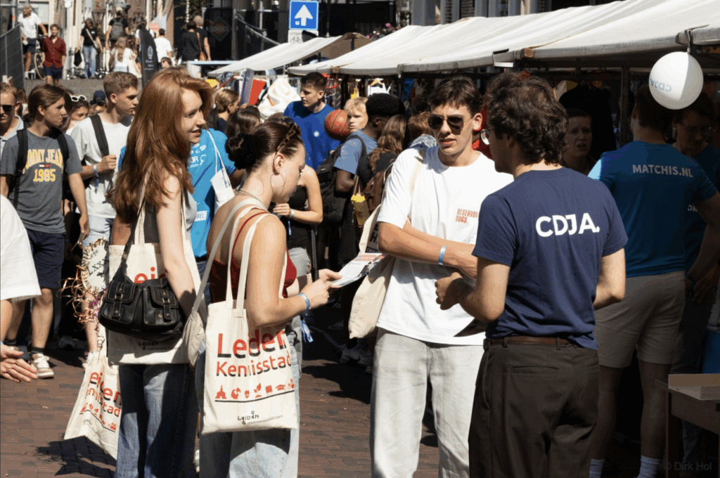 Geef studenten een stem: betrek politieke jongerenorganisaties bij het studentenleven